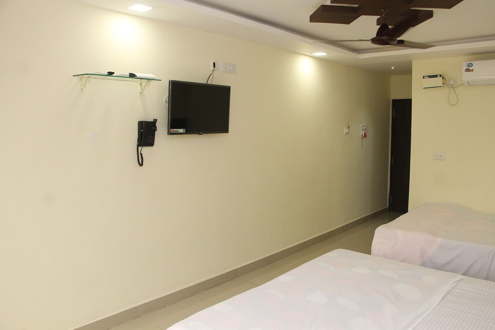 Hotel Swaraj The Goan Dream à Calangute Extérieur photo