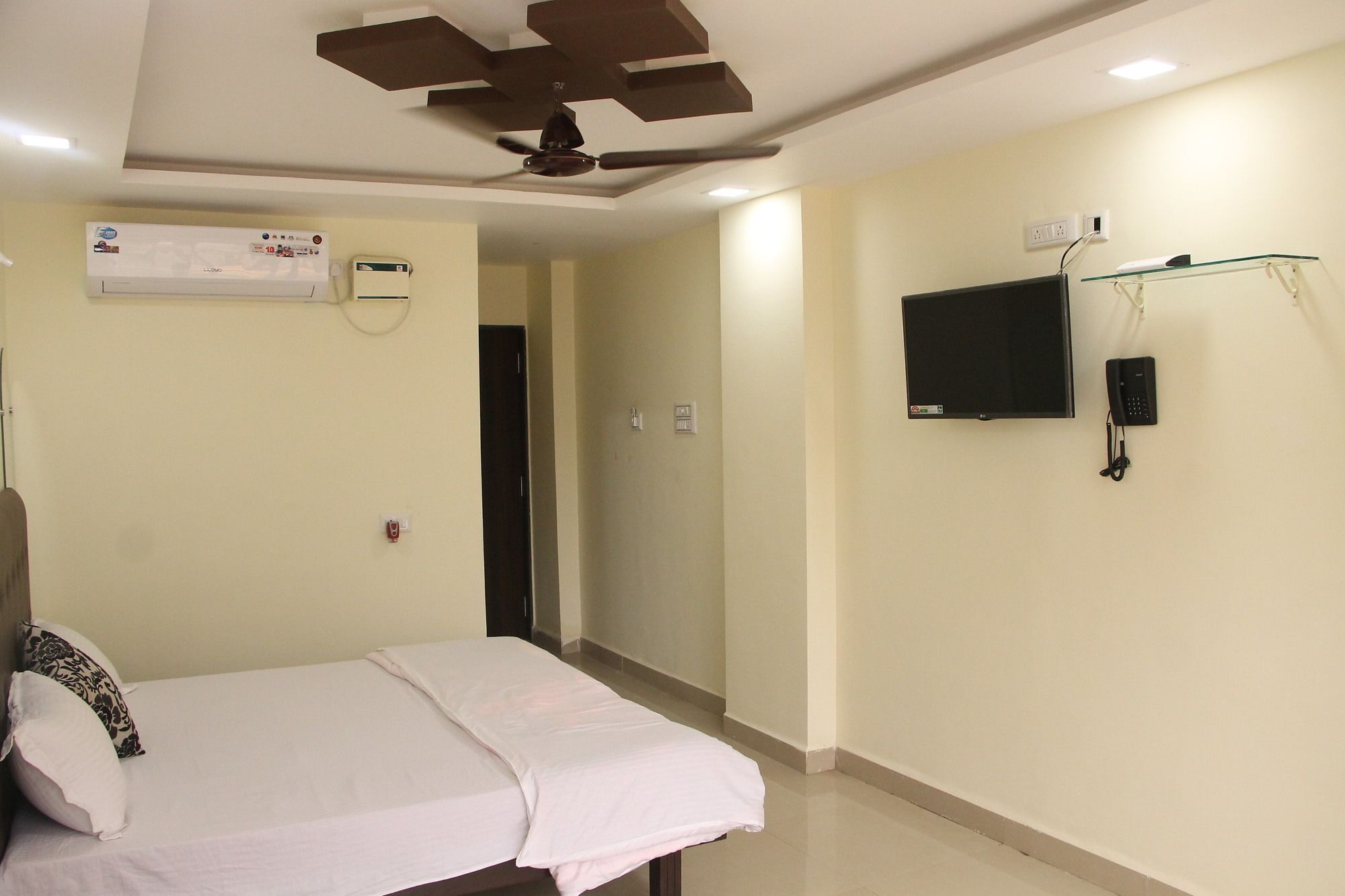 Hotel Swaraj The Goan Dream à Calangute Extérieur photo
