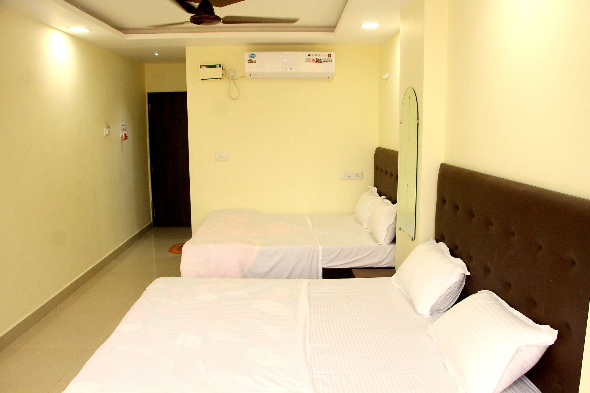 Hotel Swaraj The Goan Dream à Calangute Extérieur photo